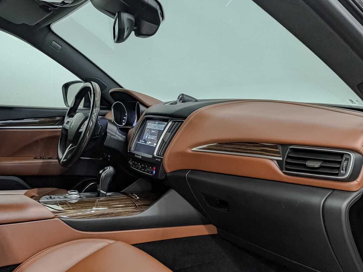 Maserati Levante Diesel, 2017 Фото №13