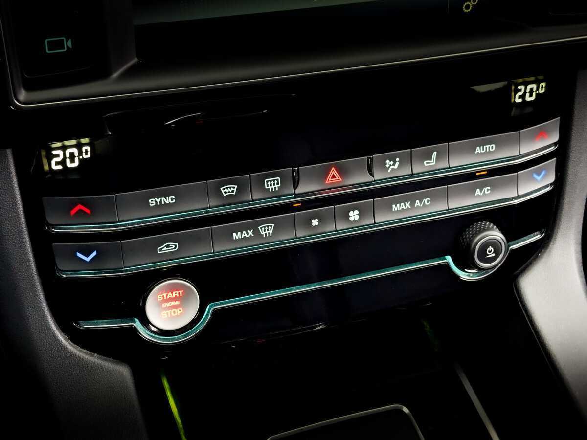 Jaguar F-Pace, 2018 Фото №28