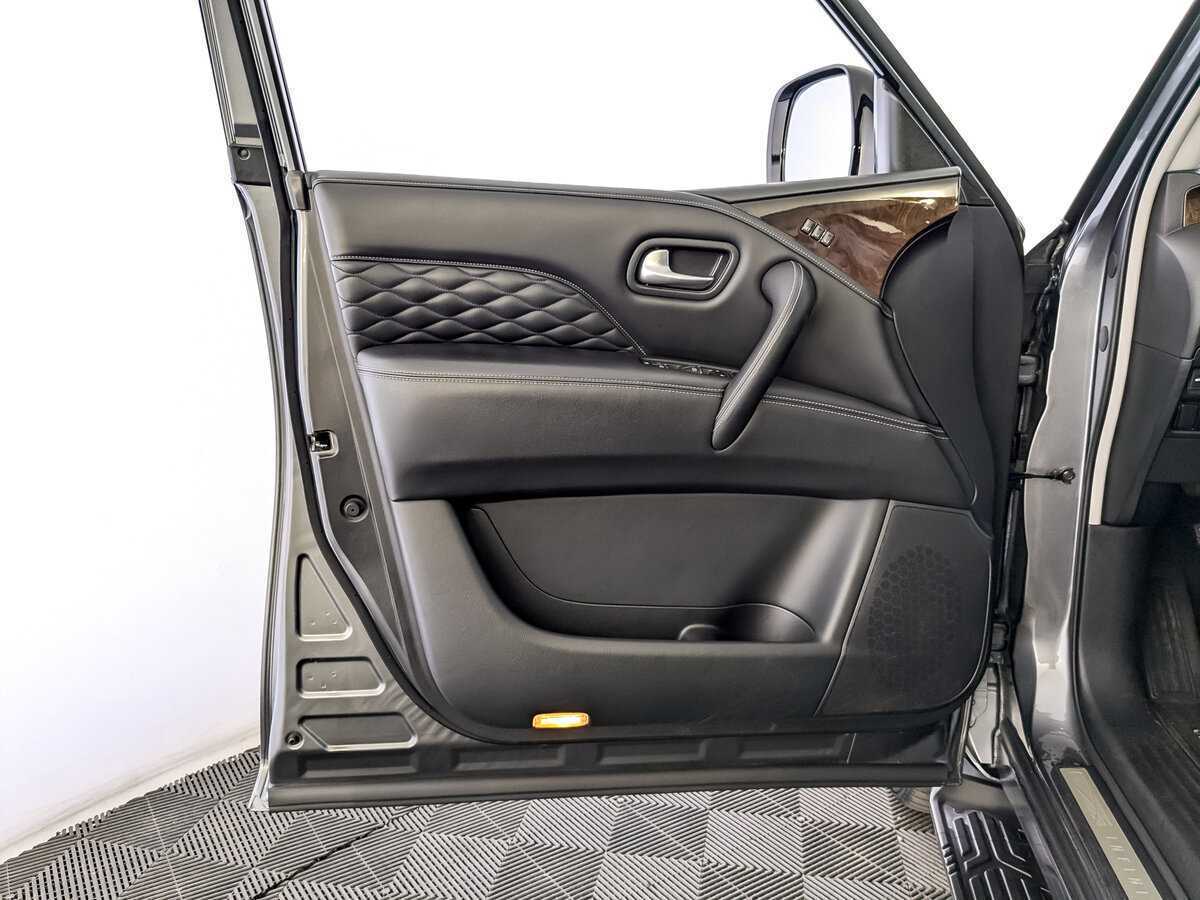 Infiniti QX80, 2018 Фото №19