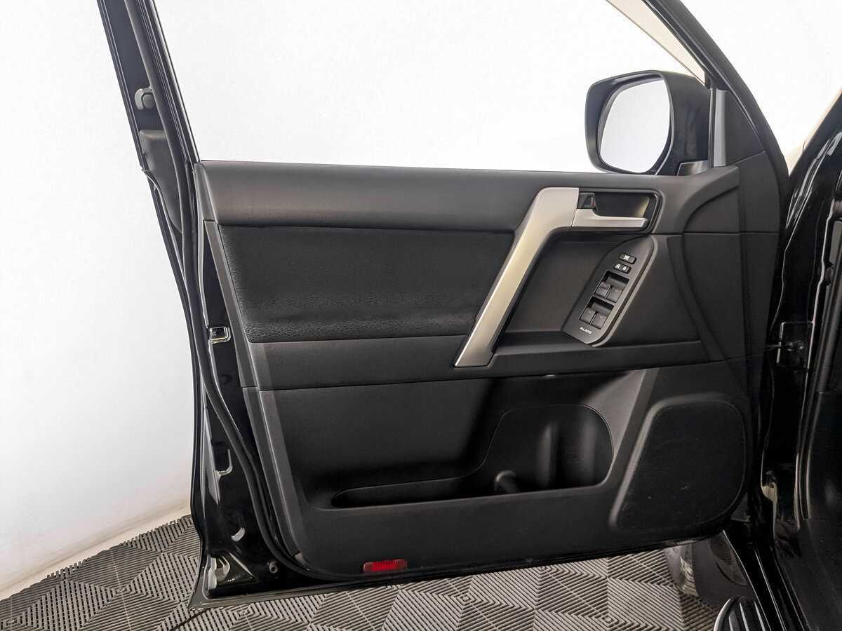 Toyota Land Cruiser Prado, 2021 Фото №17