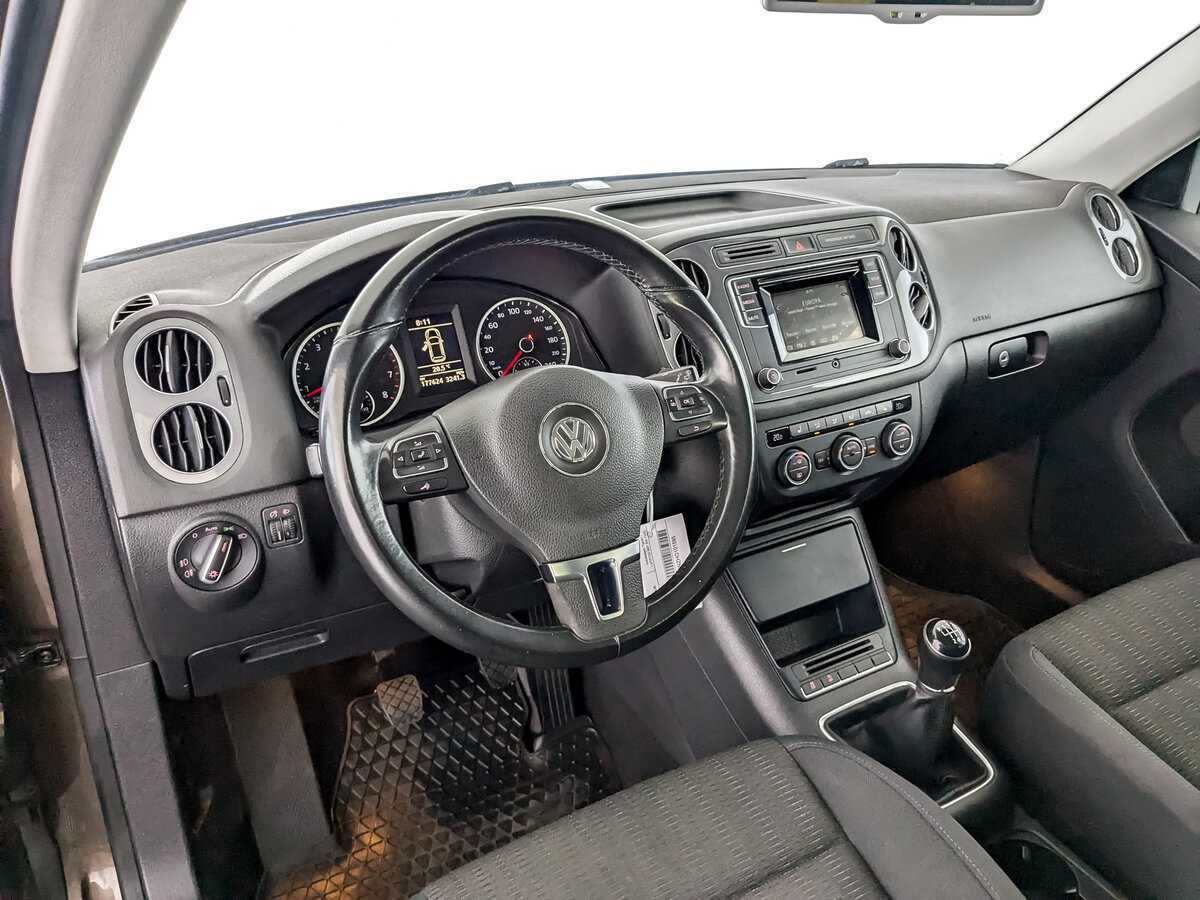 Volkswagen Tiguan, 2016 Фото №16