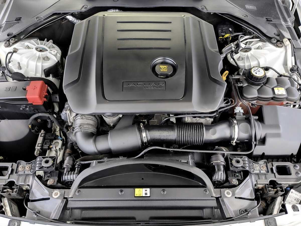 Jaguar XE, 2017 Фото №9