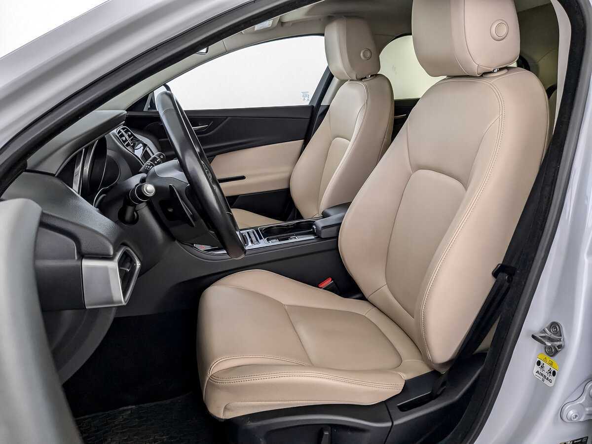 Jaguar XE, 2017 Фото №20