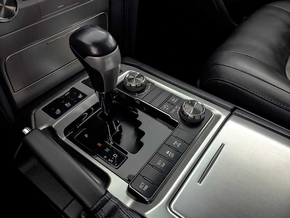 Toyota Land Cruiser, 2018 Фото №25