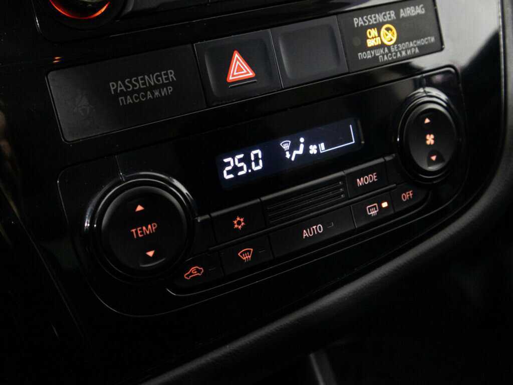 Mitsubishi Outlander, 2014 Фото №12