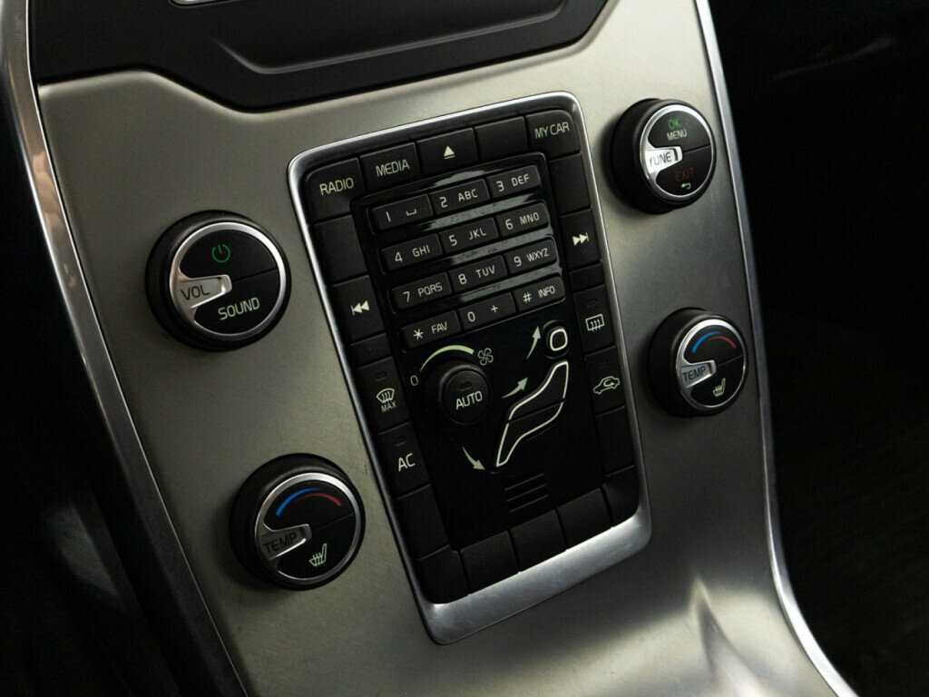 Volvo XC70, 2011 Фото №15