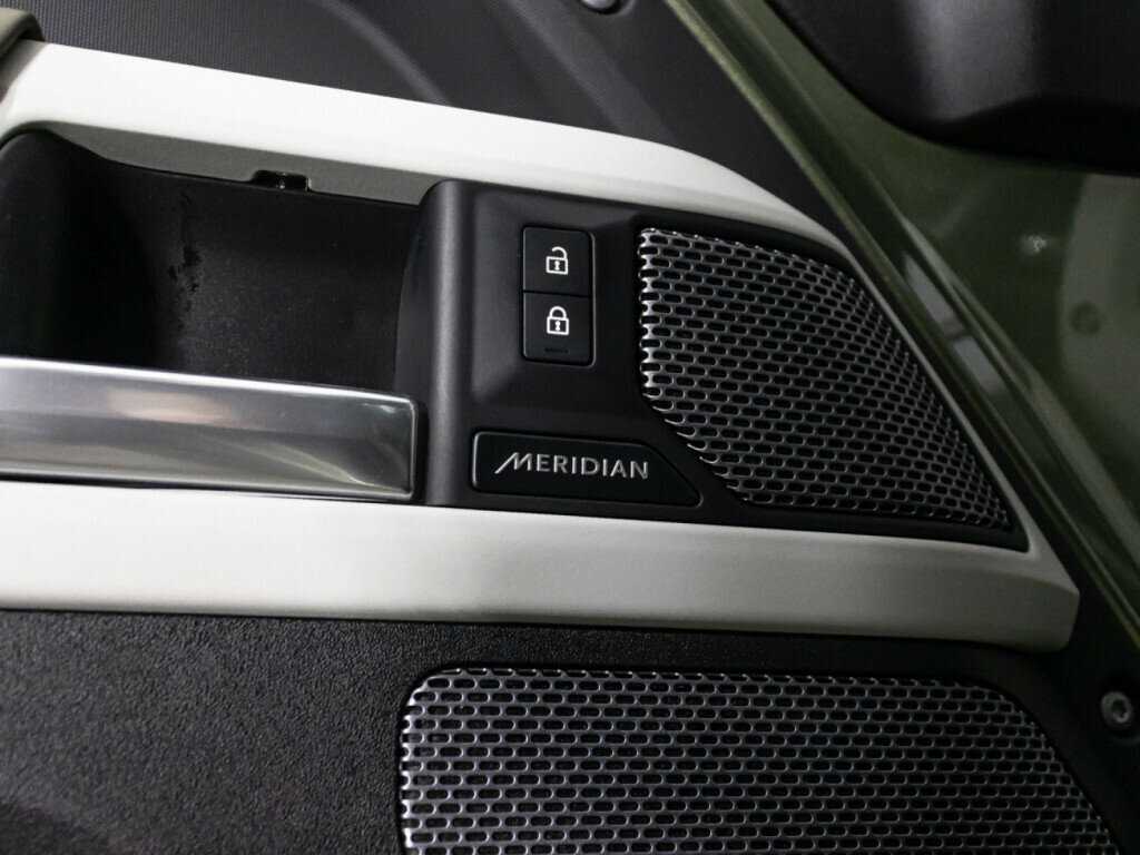 Land Rover Defender 110, 2021 Фото №19