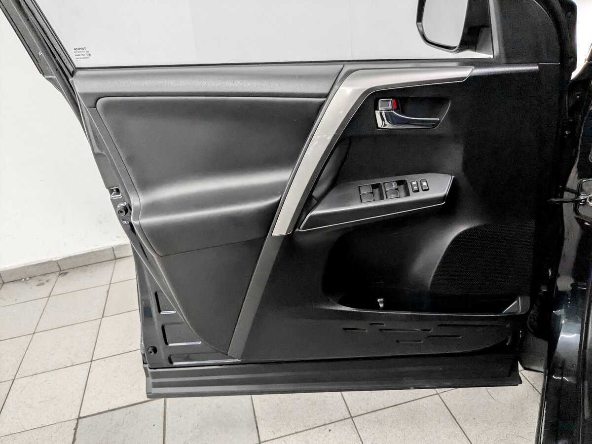 Toyota RAV4, 2017 Фото №18