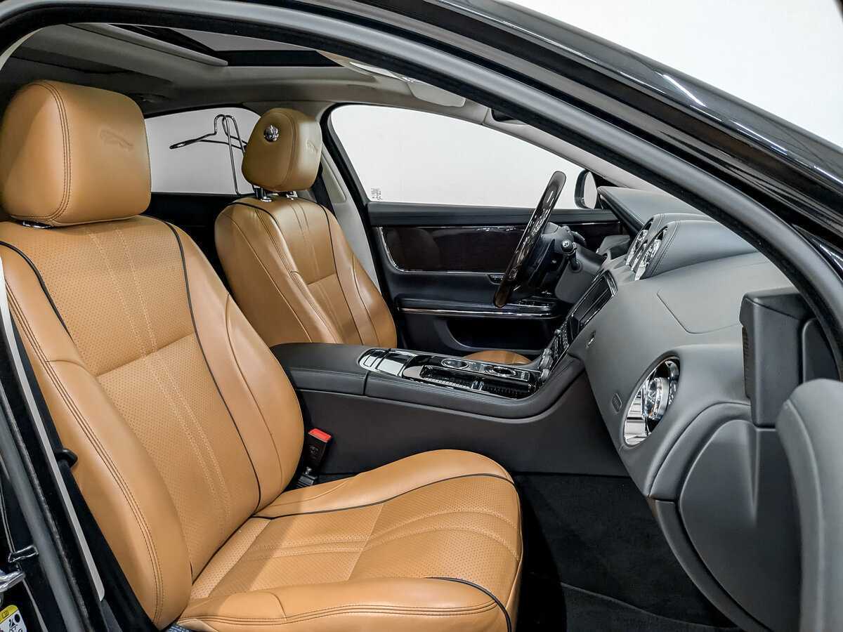 Jaguar XJ, 2017 Фото №25
