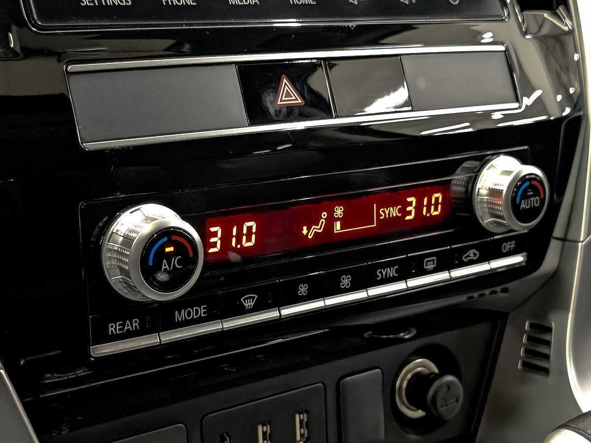 Mitsubishi Montero Sport, 2021 Фото №19