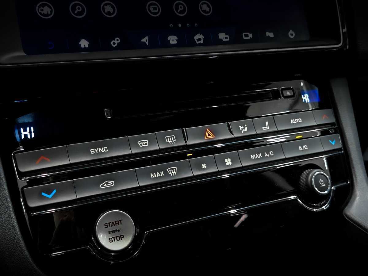 Jaguar F-Pace, 2018 Фото №25