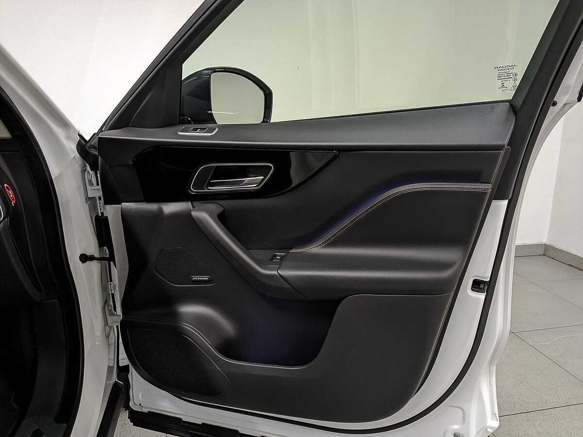Jaguar F-Pace, 2018 Фото №23