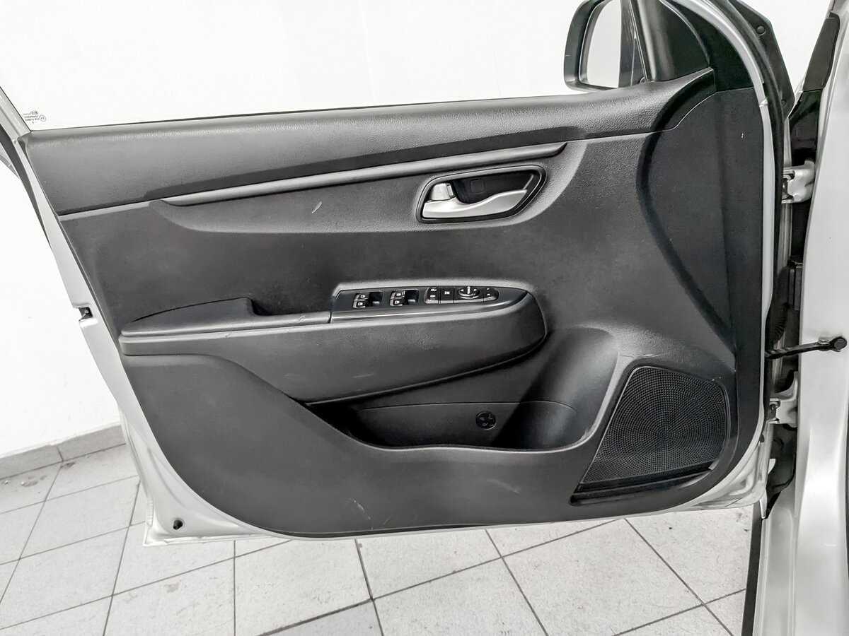 Kia Rio X-Line, 2020 Фото №19