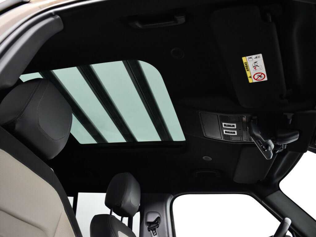 Land Rover Defender 110, 2021 Фото №13