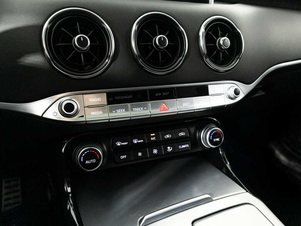 Kia Stinger, 2018 Фото №21