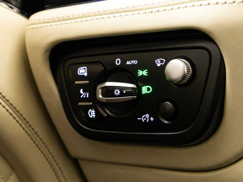 Bentley Bentayga Speed, 2020 Фото №24