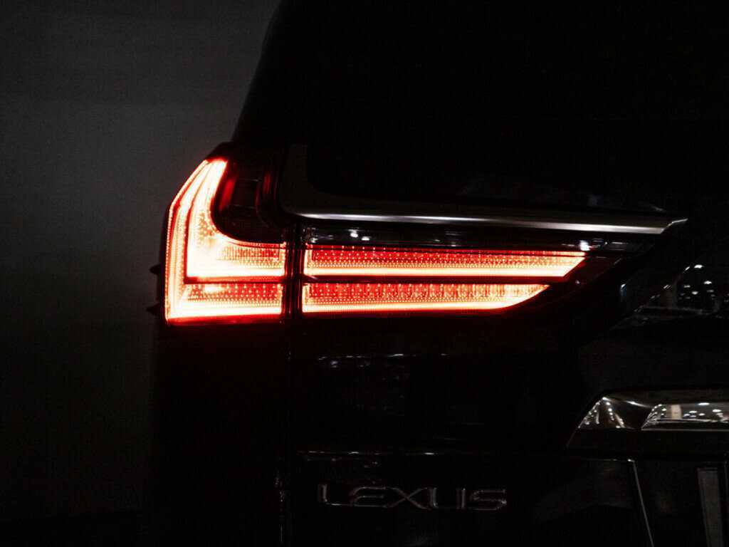 Lexus LX 570, 2018 Фото №32