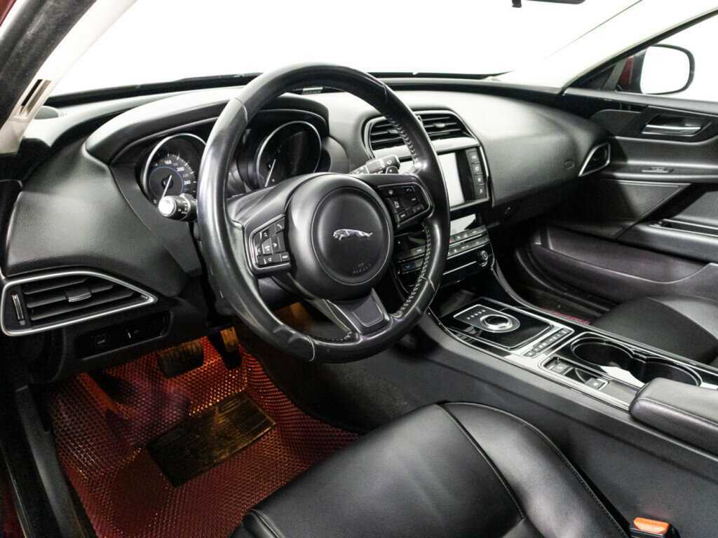 Jaguar XE, 2017 Фото №11