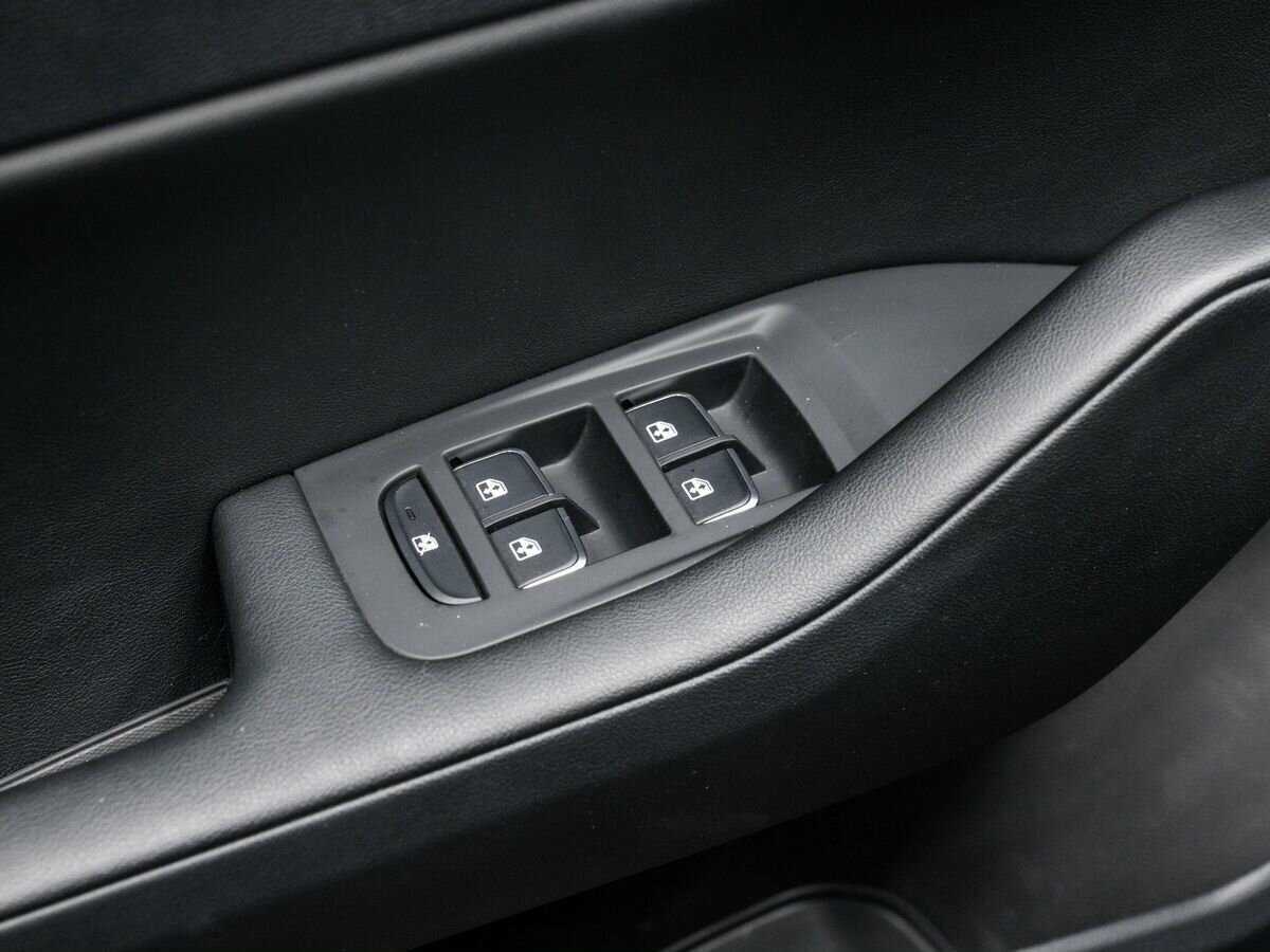 Hongqi H5, 2022 Фото №17