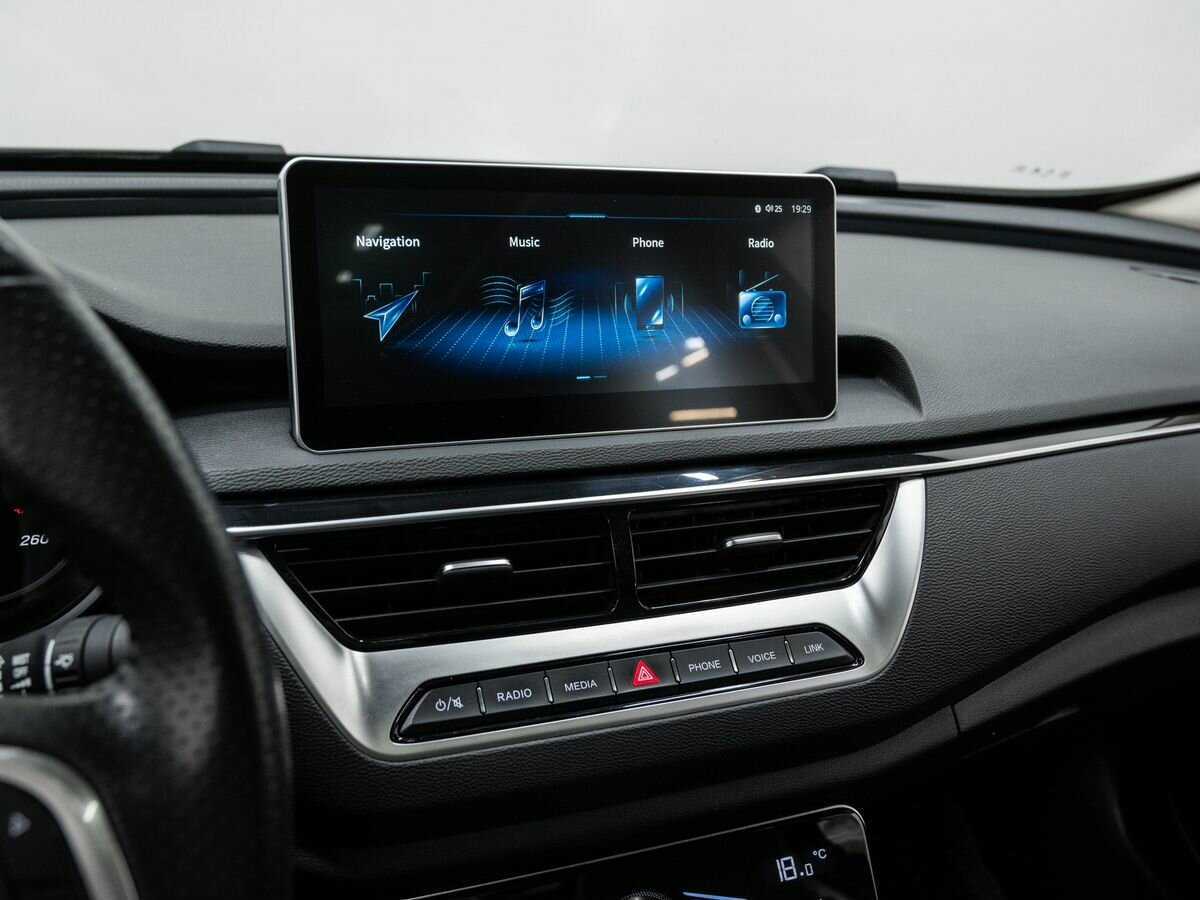 Hongqi H5, 2022 Фото №24