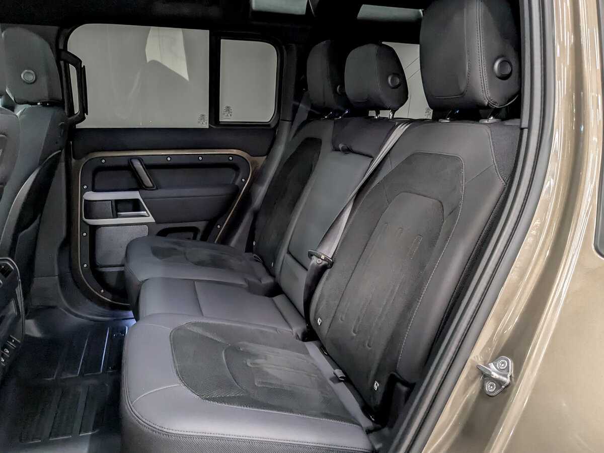 Land Rover Defender 110, 2021 Фото №12