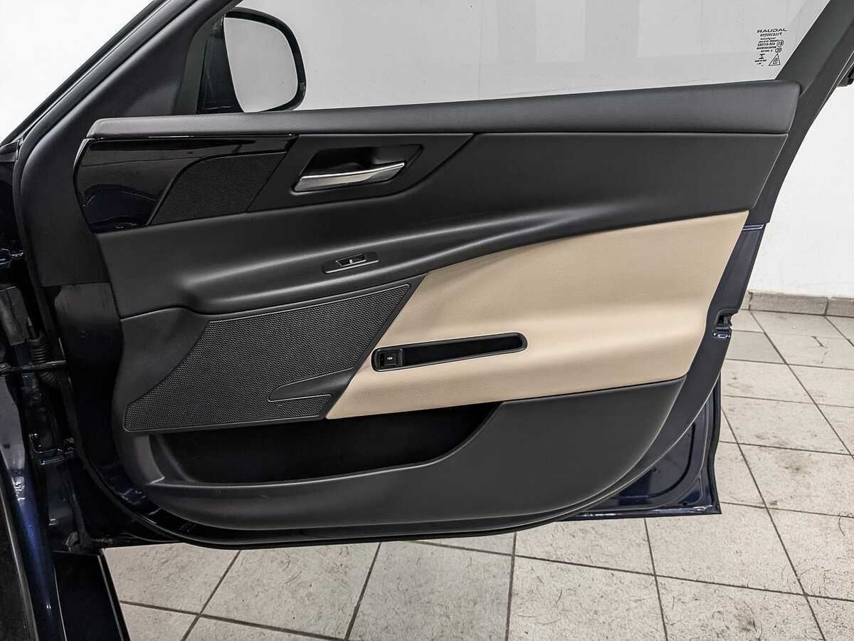 Jaguar XE, 2017 Фото №21