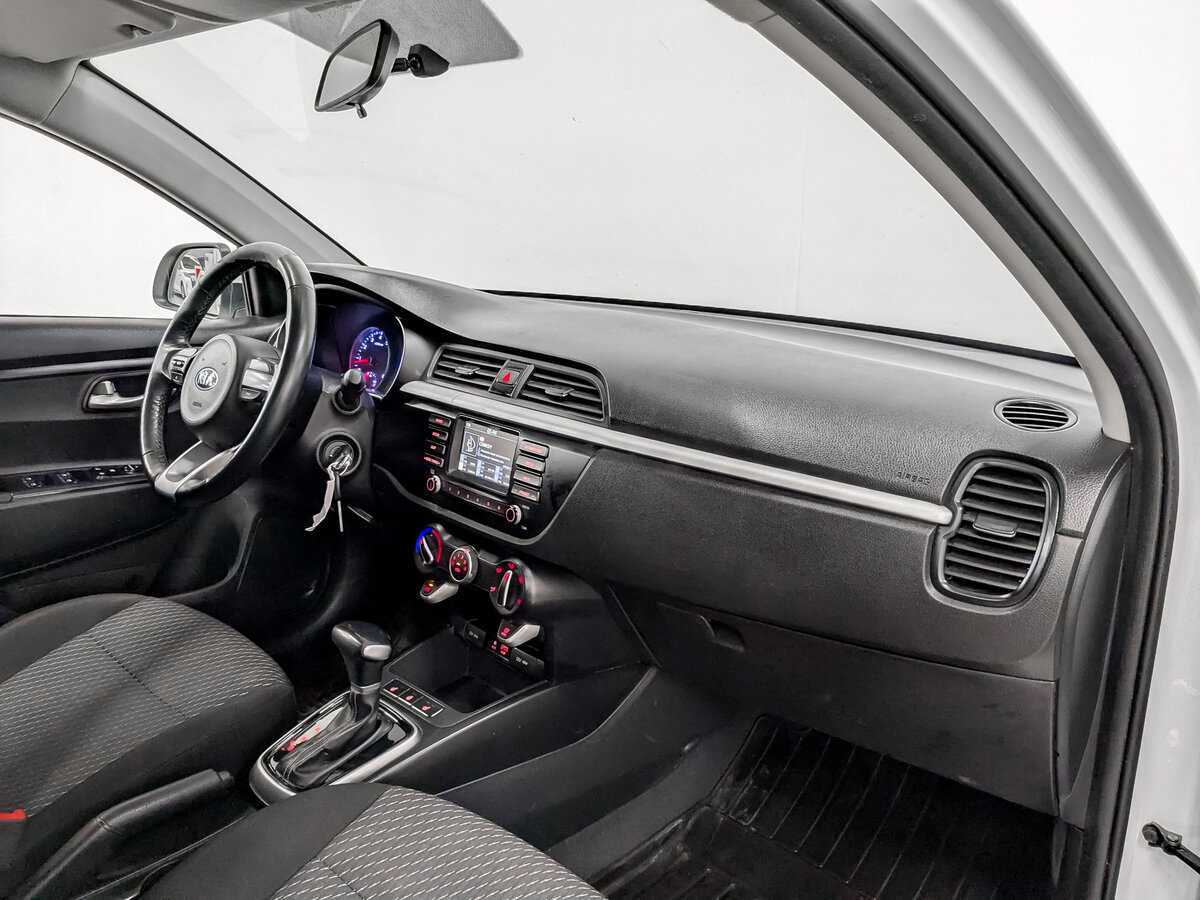Kia Rio X-Line, 2020 Фото №11
