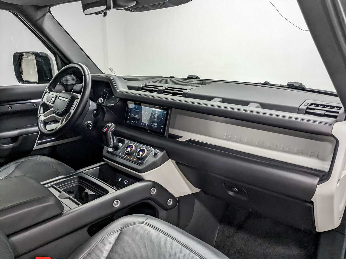 Land Rover Defender 90, 2021 Фото №11
