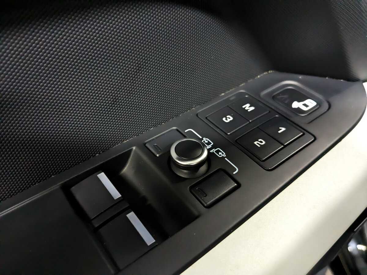 Land Rover Defender 90, 2021 Фото №21