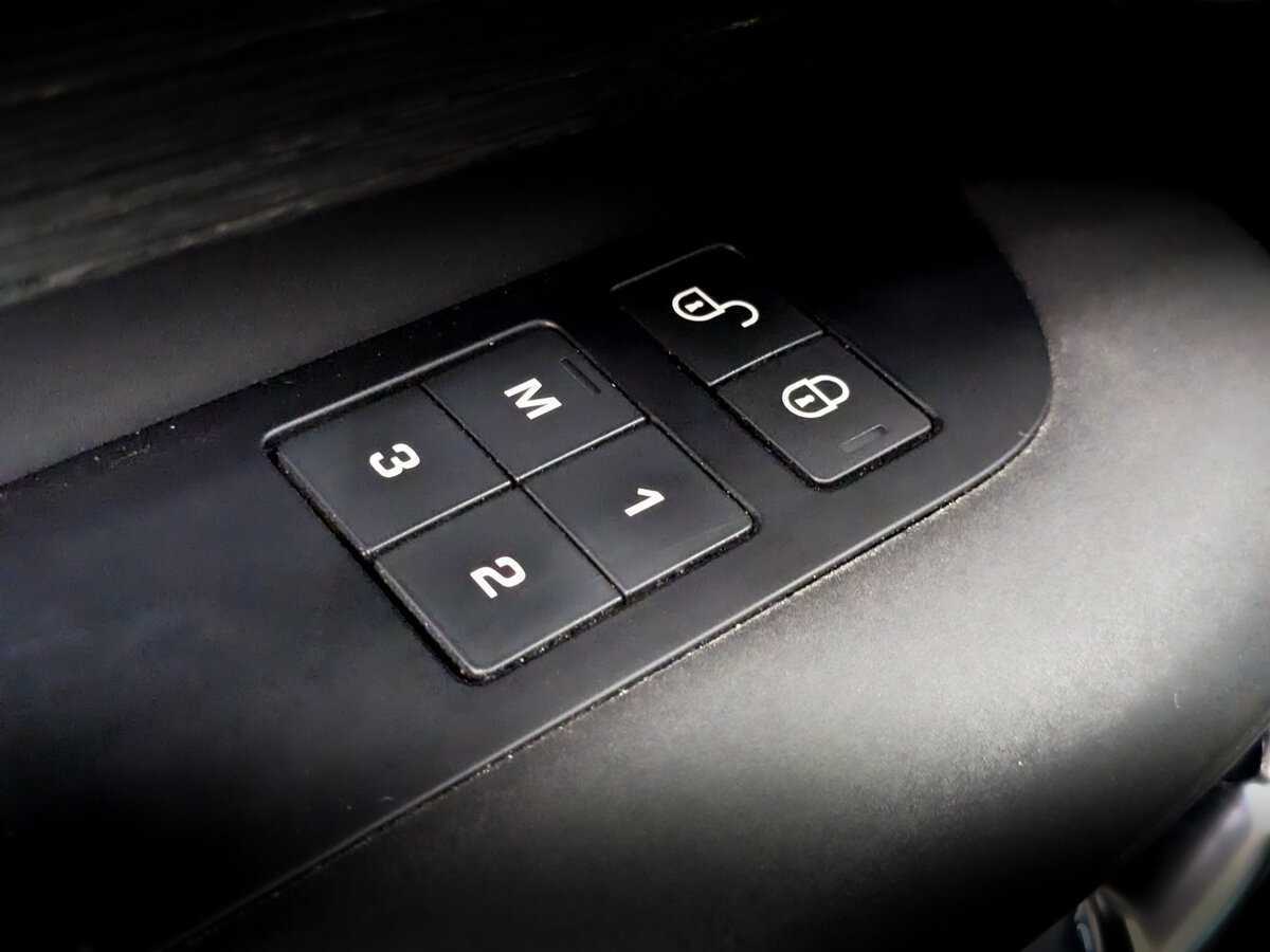 Land Rover Discovery, 2018 Фото №29