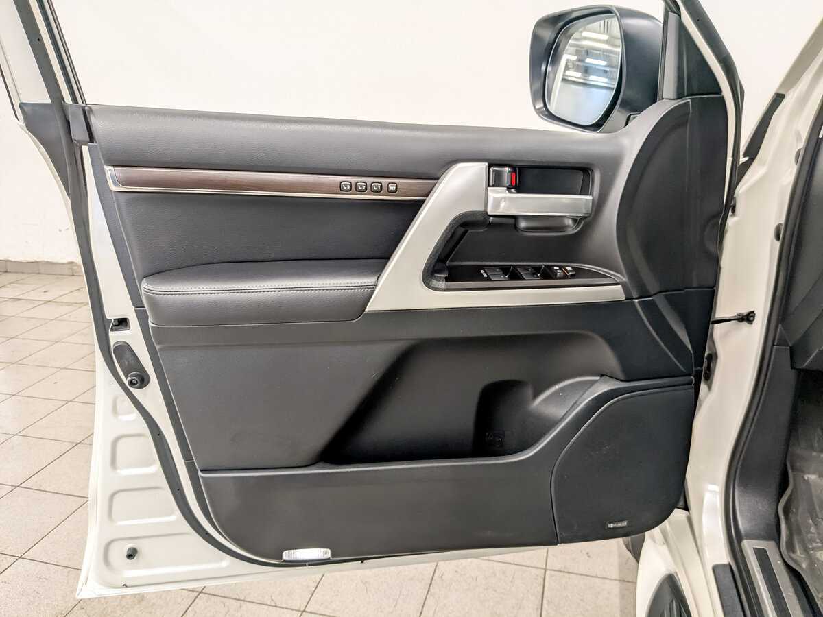 Toyota Land Cruiser, 2020 Фото №19