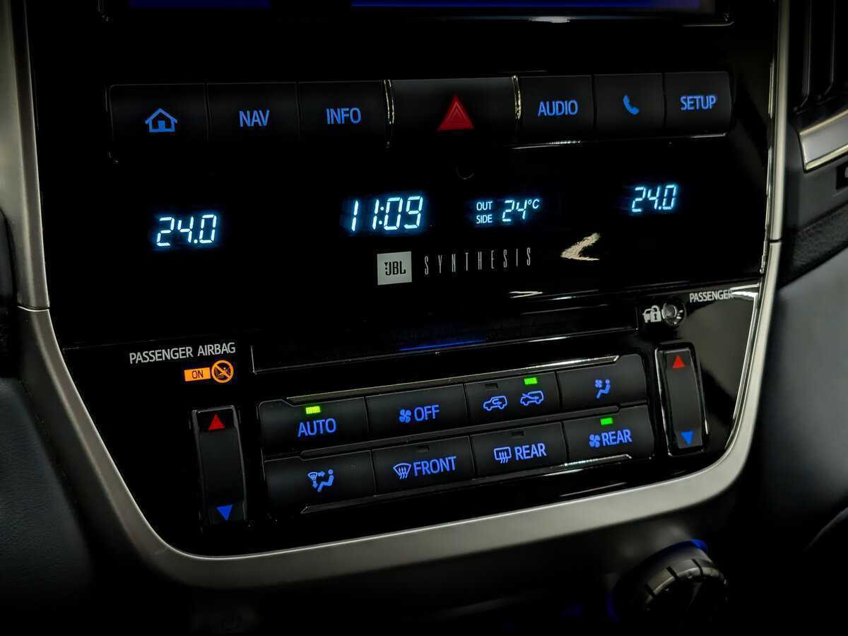 Toyota Land Cruiser, 2020 Фото №28