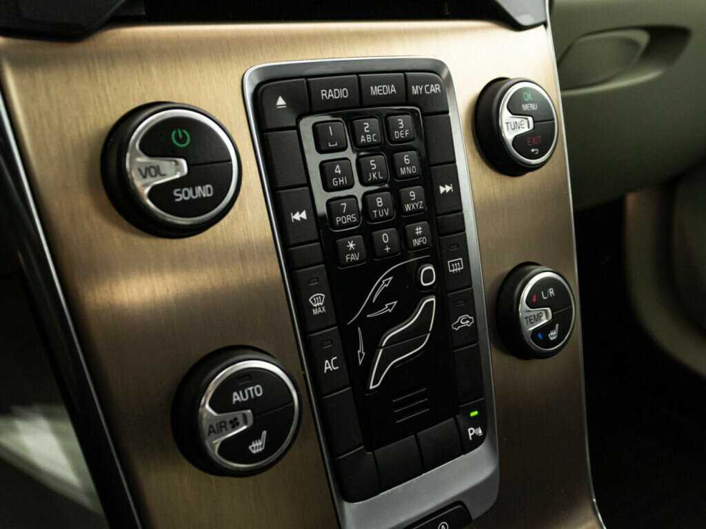 Volvo V40 Cross Country, 2014 Фото №15