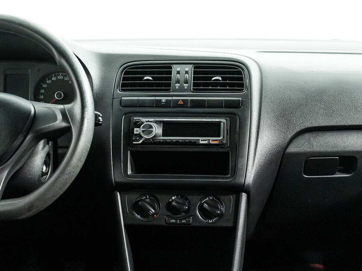 Volkswagen Polo, 2017 Фото №10