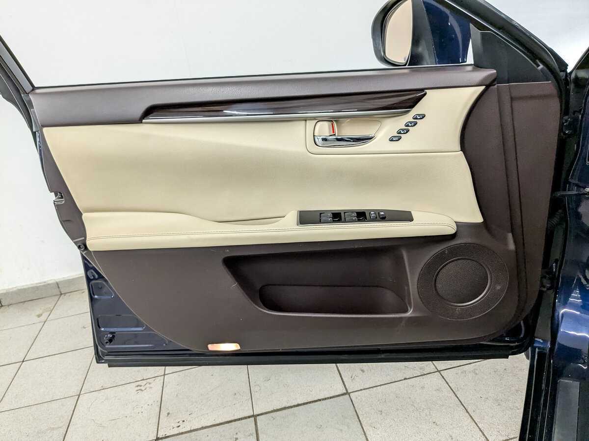 Lexus ES 200, 2015 Фото №19