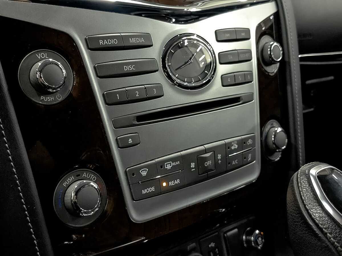 Infiniti QX80, 2018 Фото №20