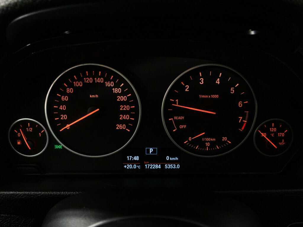 BMW 3 серии 320i, 2016 Фото №12