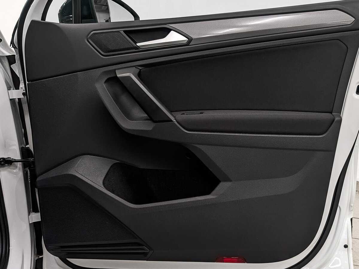 Volkswagen Tiguan, 2020 Фото №25