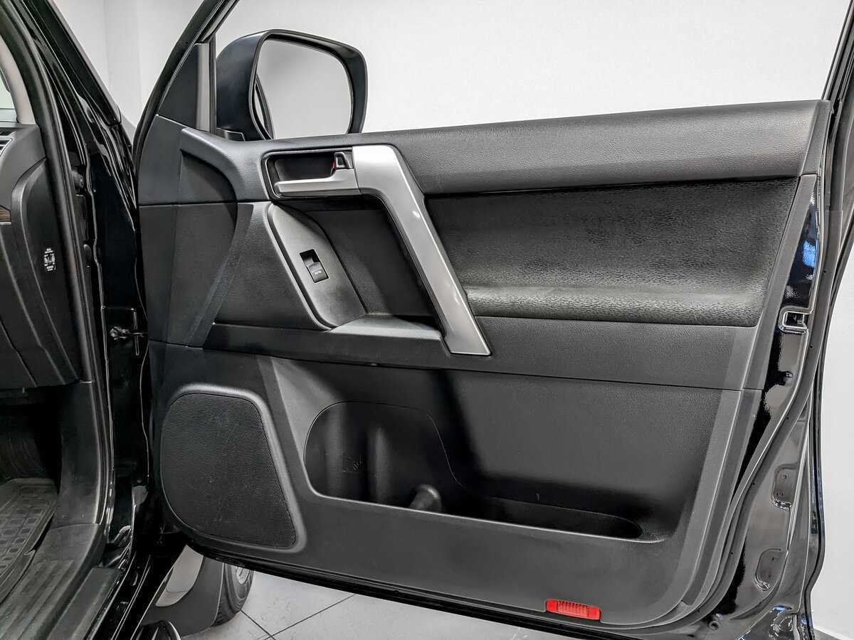 Toyota Land Cruiser Prado, 2021 Фото №25