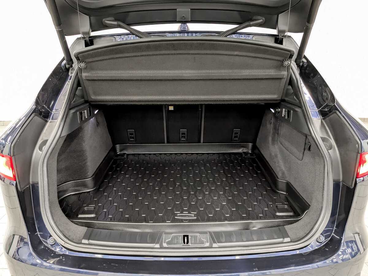 Jaguar F-Pace, 2017 Фото №10
