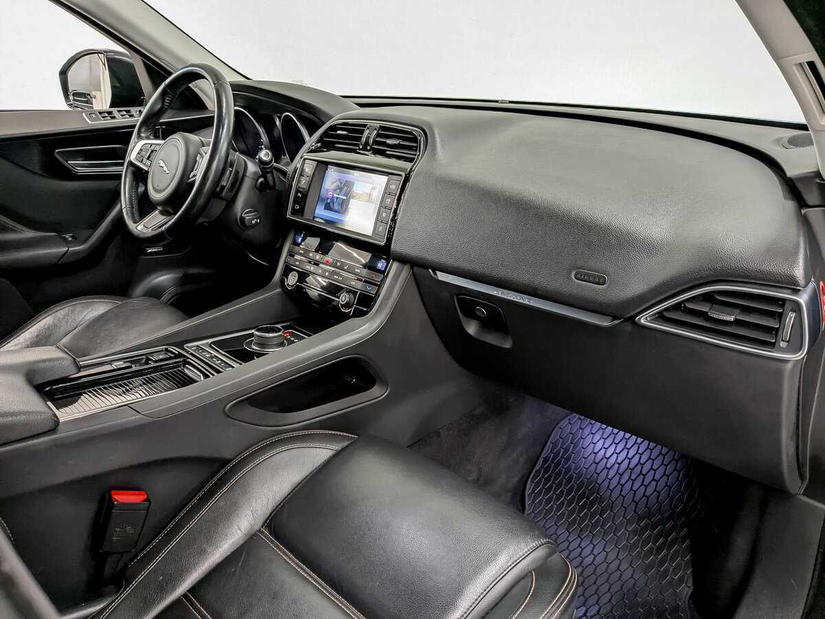 Jaguar F-Pace, 2017 Фото №11