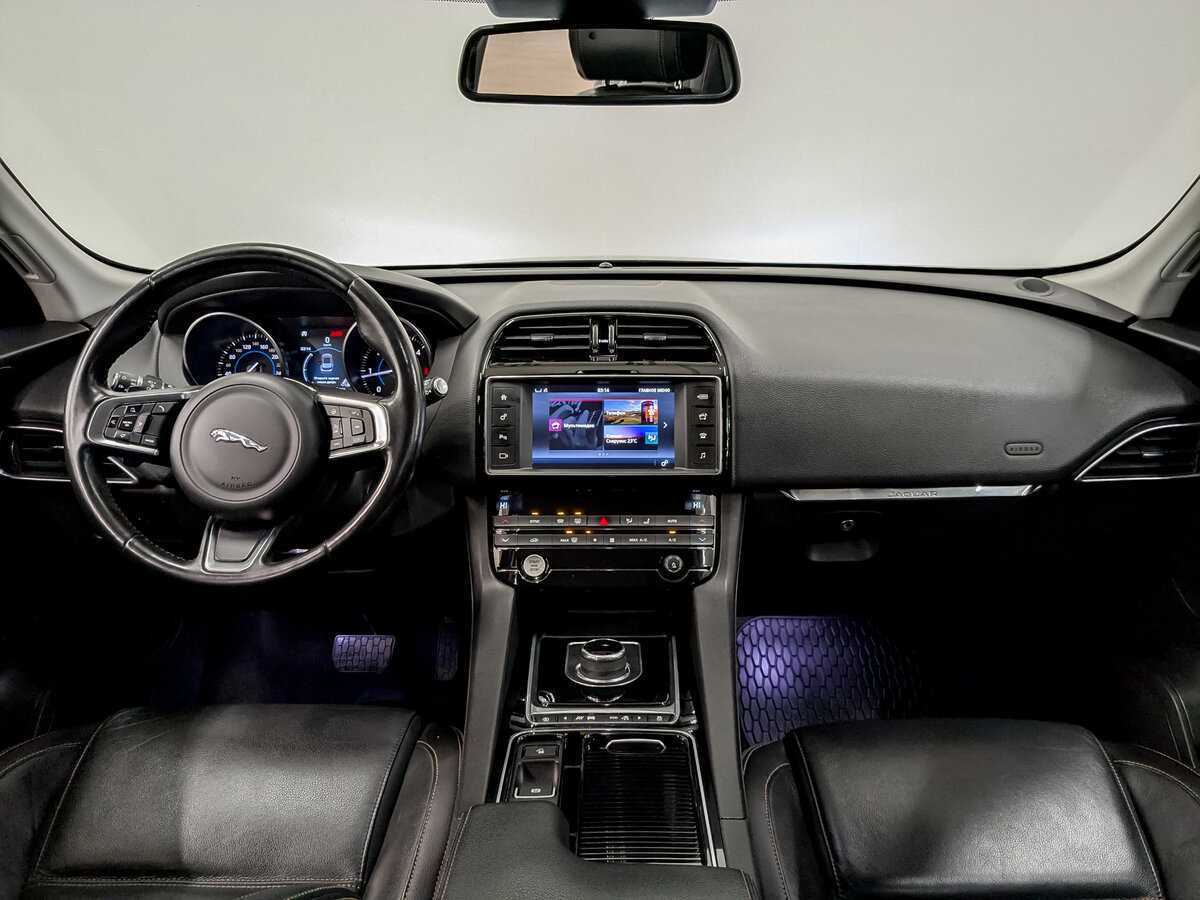 Jaguar F-Pace, 2017 Фото №14