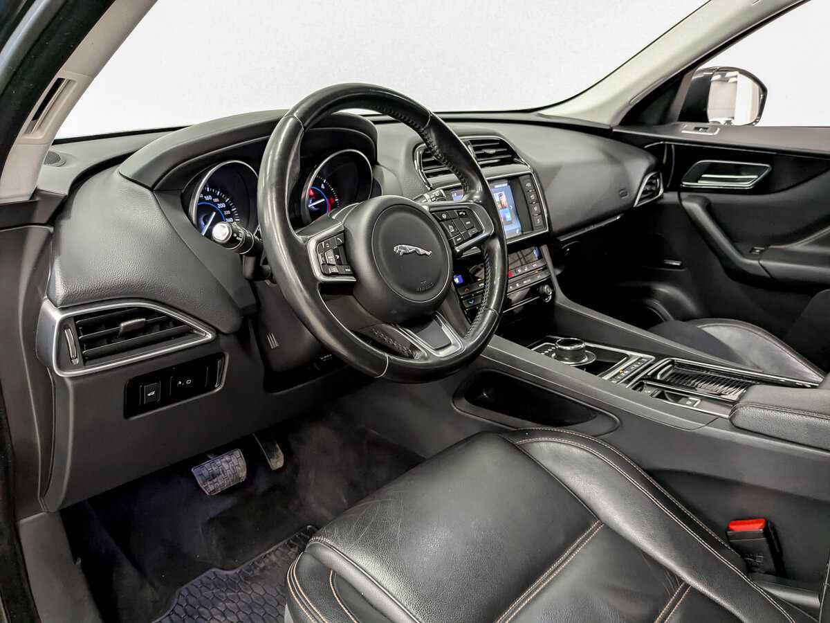 Jaguar F-Pace, 2017 Фото №16