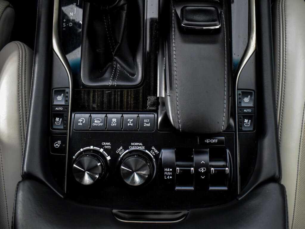 Lexus LX 450d, 2020 Фото №12