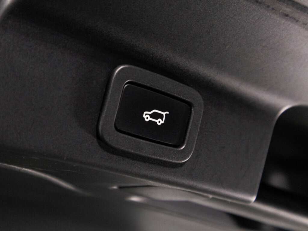 Jaguar F-Pace, 2017 Фото №15