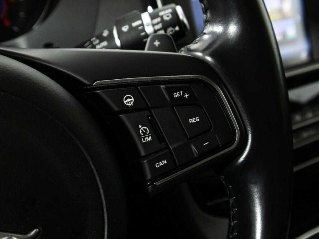 Jaguar F-Pace, 2017 Фото №20