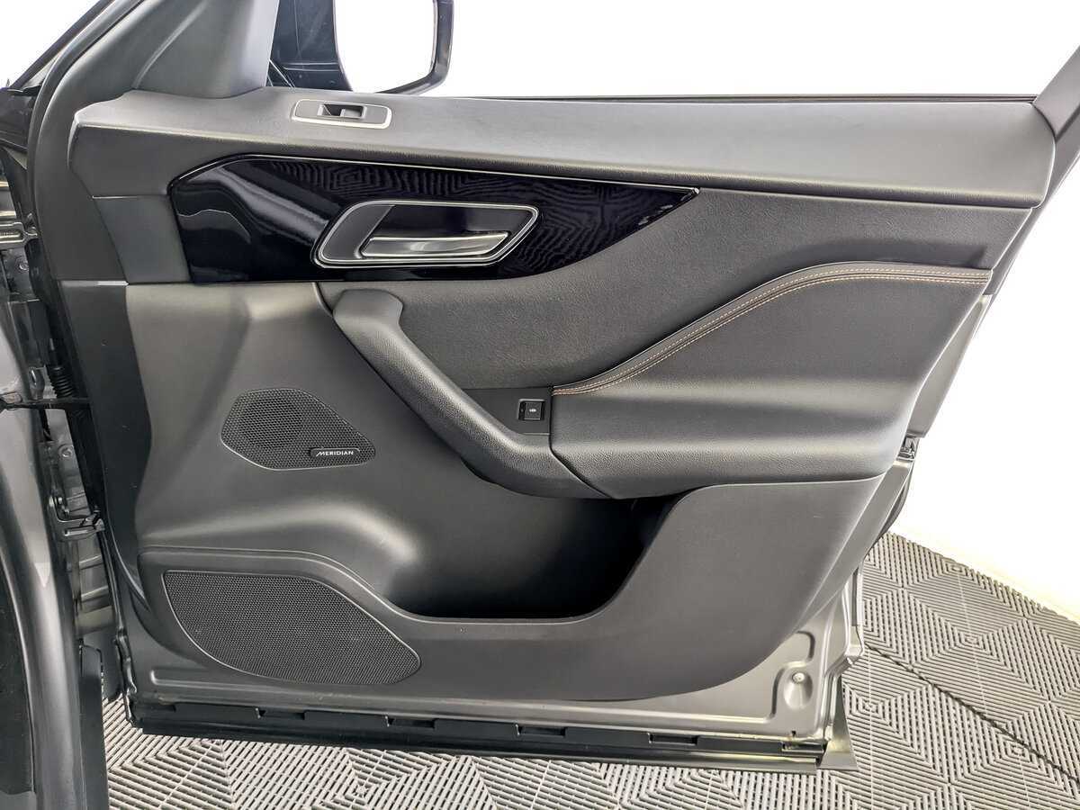 Jaguar F-Pace, 2016 Фото №24