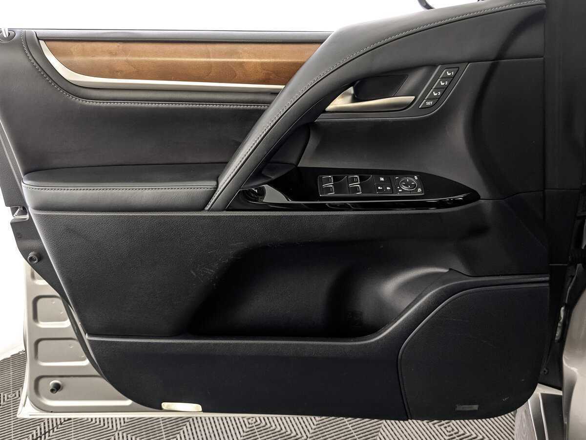 Lexus LX 570, 2016 Фото №19