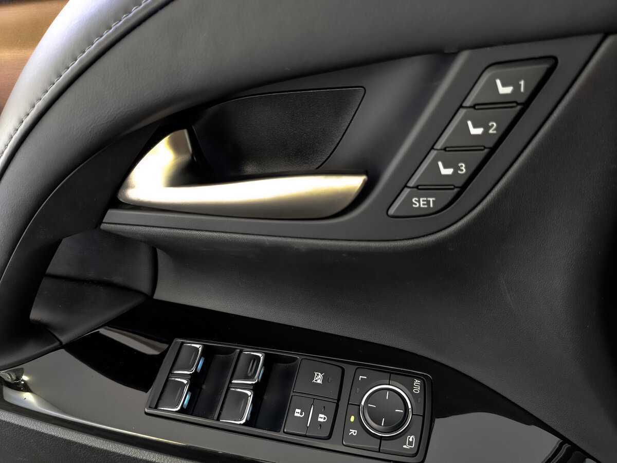 Lexus LX 570, 2016 Фото №28