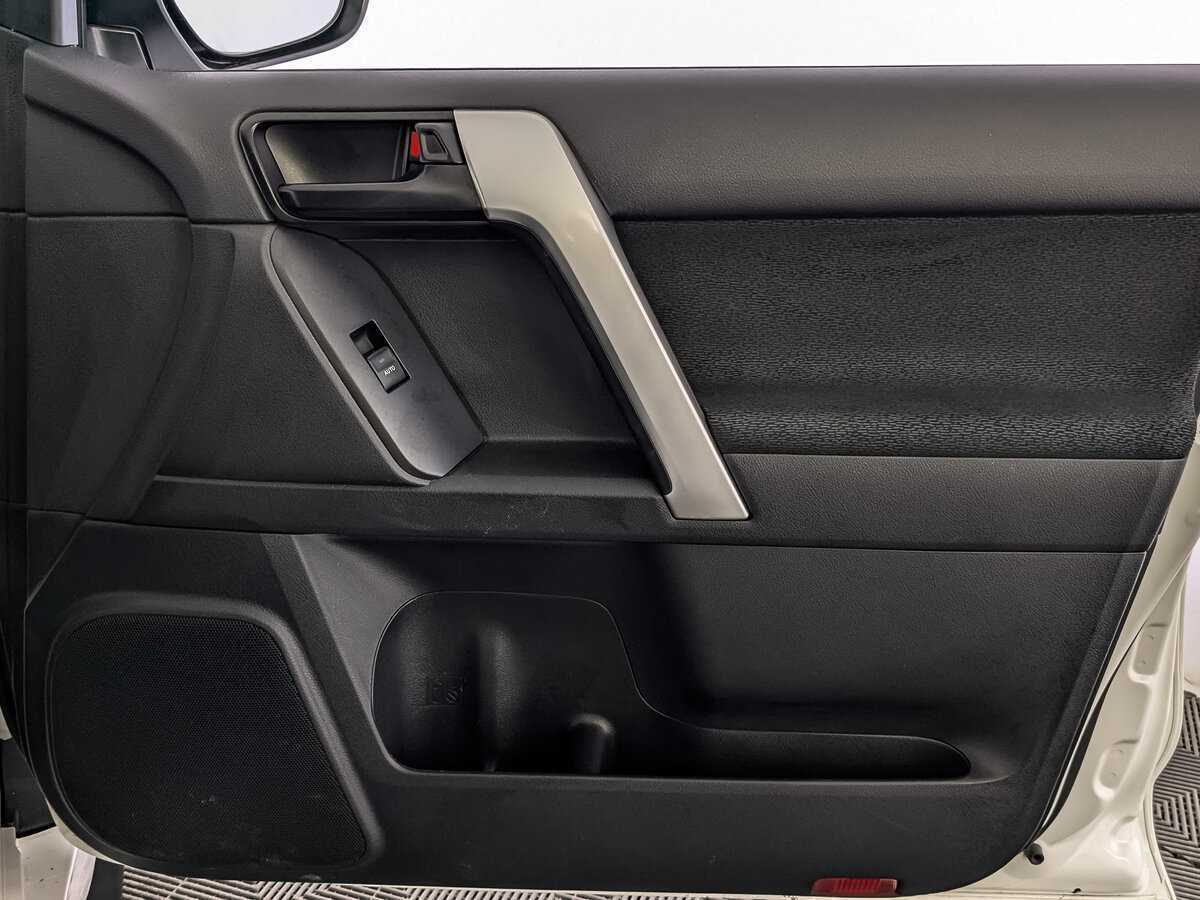 Toyota Land Cruiser Prado, 2021 Фото №22